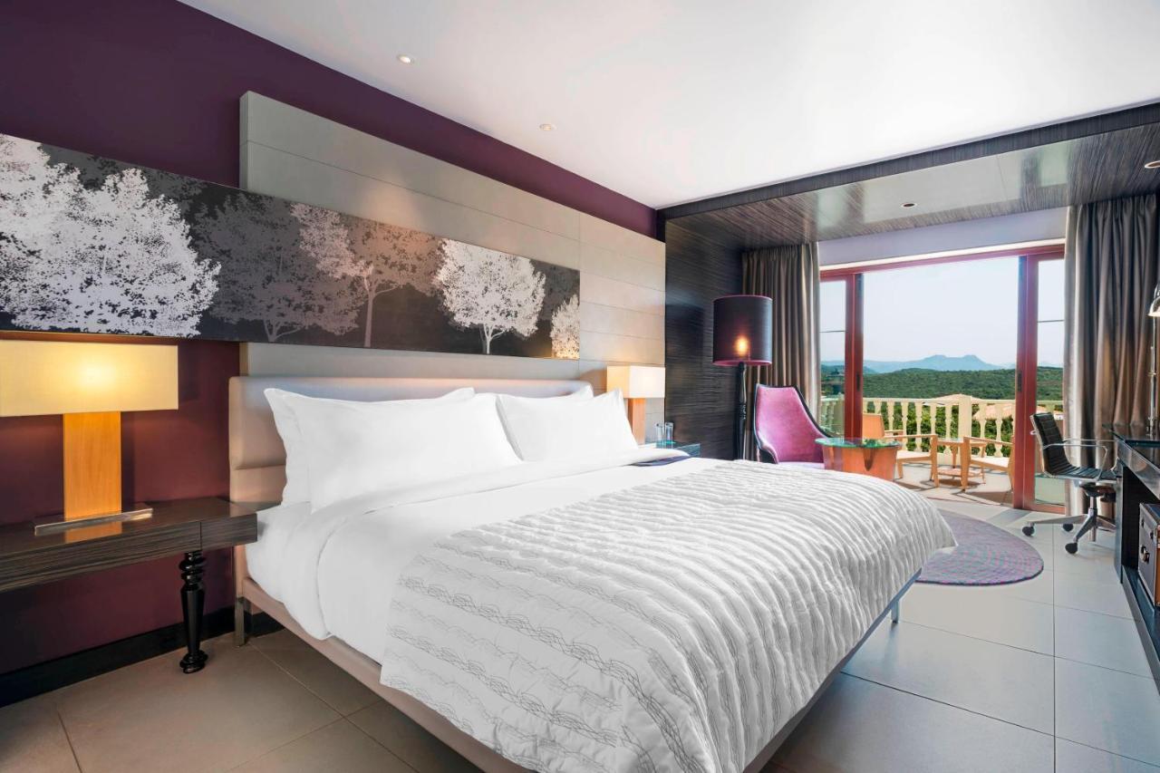 เลอ เมริเดียน มหาพาเลศวร รีสอร์ต แอนด์ สปา Hotel มหาบาเลชวาร์ ภายนอก รูปภาพ