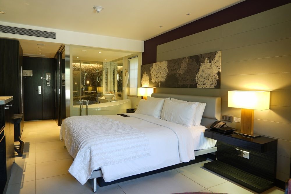 เลอ เมริเดียน มหาพาเลศวร รีสอร์ต แอนด์ สปา Hotel มหาบาเลชวาร์ ภายนอก รูปภาพ